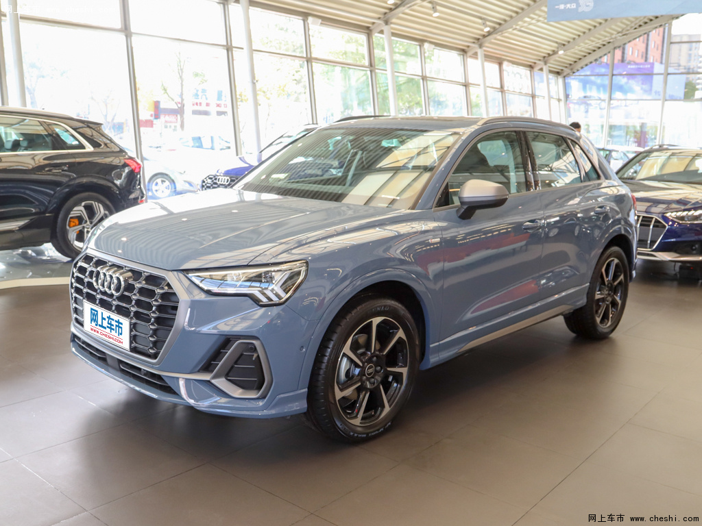 雪邦蓝奥迪q3 2022款 40 tfsirs套件燃速型外观整体图片(3/8)_网上车