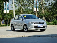 东风雪铁龙  三厢 1.6L 手动 车辆右侧45度角