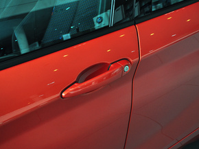 宝马(进口)  改款 M135i 驾驶席车门把手特写