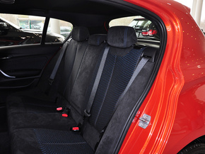 宝马(进口)  改款 M135i 第二排座椅45度视角