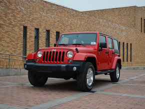 Jeep  3.0L 自动 车辆左前45度视角