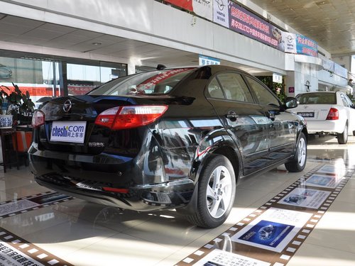 海马汽车 福美来三代 1.6 mt 车辆右侧尾部视角