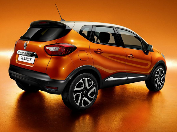 雷诺  Captur 车辆右侧尾部视角