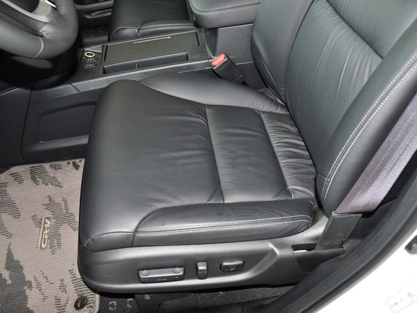 东风本田  2.4l 自动 驾驶位靠背