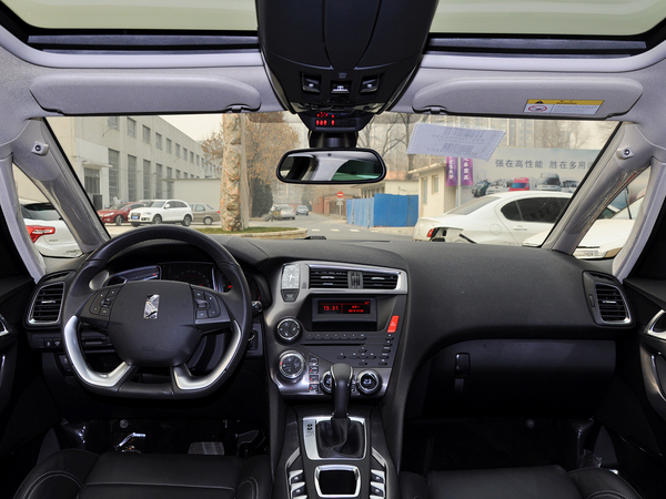 全新ds5购车送豪华礼包少量现车出售中