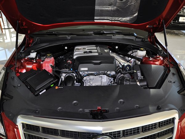 凯迪拉克(进口)  28t 发动机局部特写