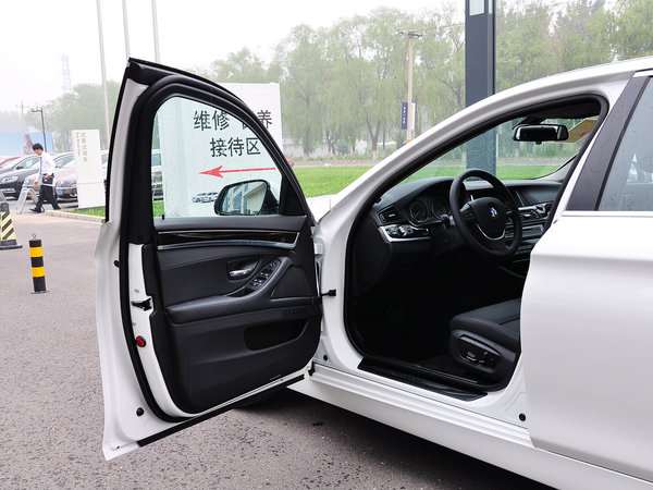 华晨宝马 528li 左前车门45度视角