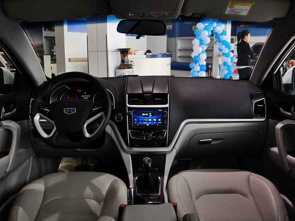 吉利汽车  三厢 1.3t 手动 中控台整体