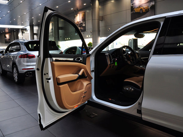 6l汽油卡宴高端大气自家车户准价优手续齐全