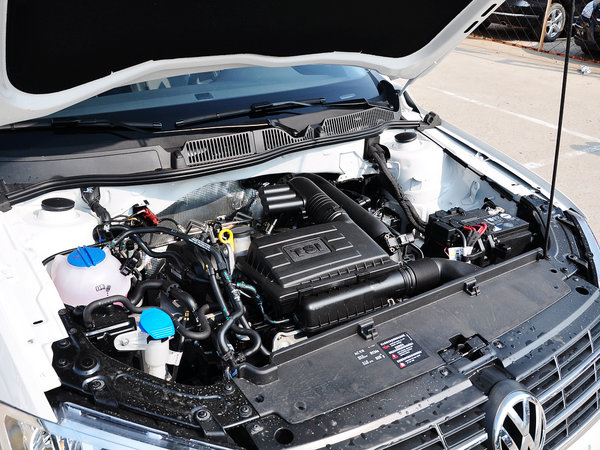 上海大众  1.4tsi dsg 发动机主体特写