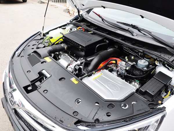 比亚迪  1.5t 发动机主体特写