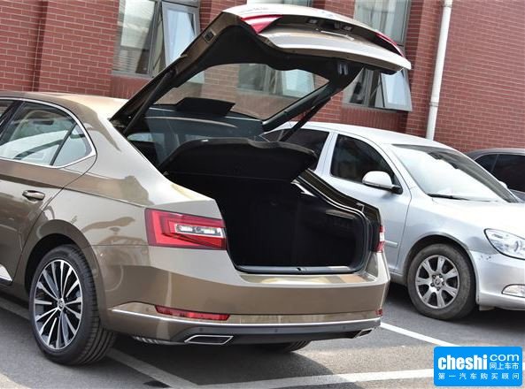 斯柯达  380tsi 后备箱