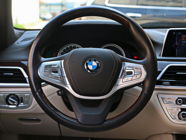 宝马(进口) 740li 方向盘