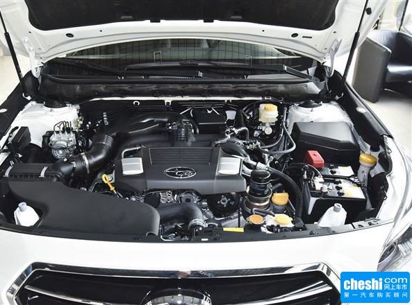 斯巴鲁  力狮 2.5l 发动机局部特写