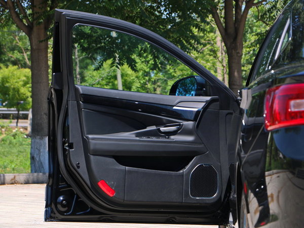 吉利汽车 2.4l 左前门板