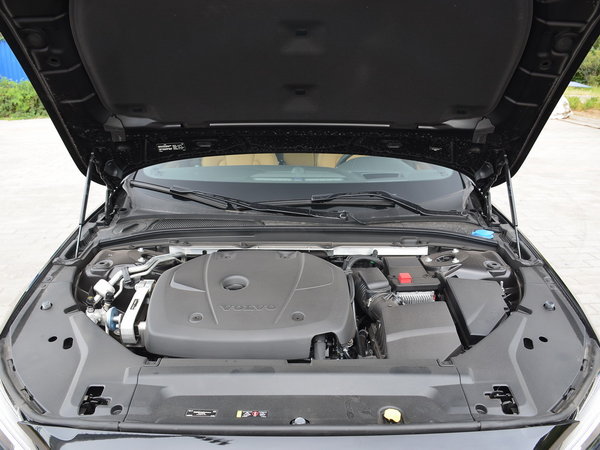 沃尔沃(进口)  2.0t 发动机舱