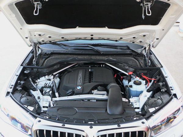 宝马(进口)  xdrive35i 发动机舱