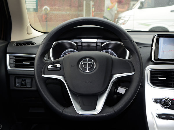 华晨中华 1.5l 方向盘