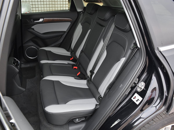 一汽奥迪  plus 40 tfsi 第二排座椅