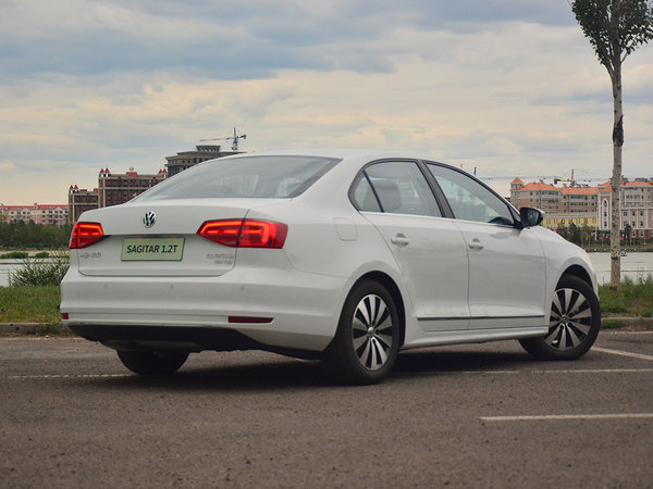 一汽-大众 180tsi 右后正45度