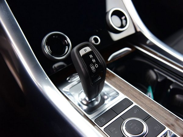 18款路虎揽胜运动独特品味suv动力超凡