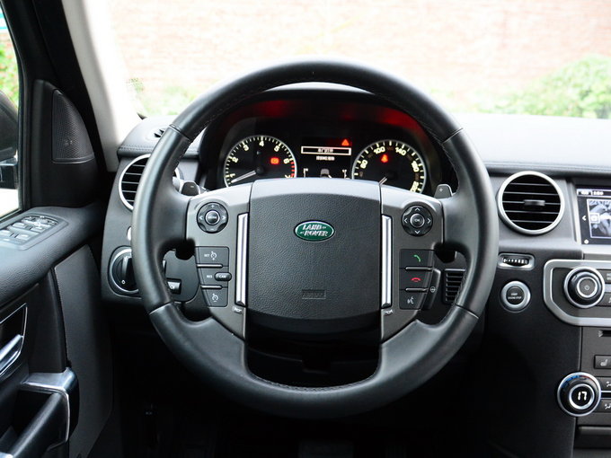 路虎  3.0 方向盘