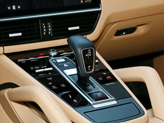 纯进口保时捷卡宴超强气势越野18款保时捷卡宴港口现车优惠