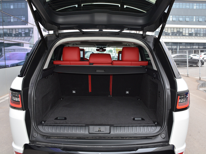 18款路虎揽胜运动版超强劲动能独霸一方