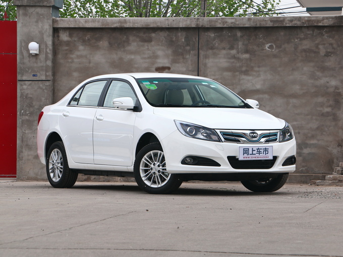 比亚迪  450 右前正45度