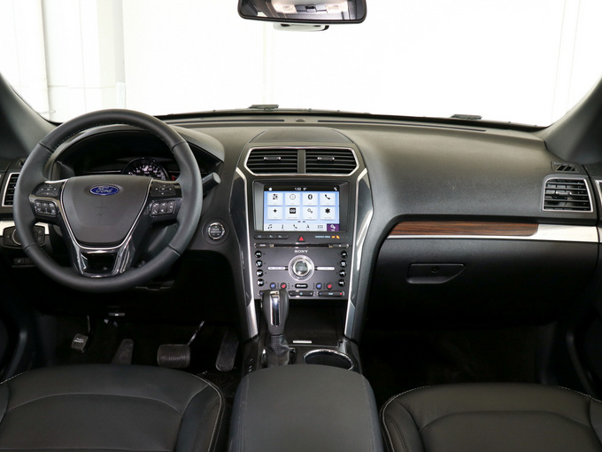 福特(进口)  2.3t 大中控全景