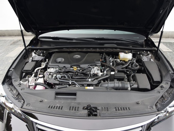 一汽丰田  双擎 2.5l limited旗舰版 发动机舱