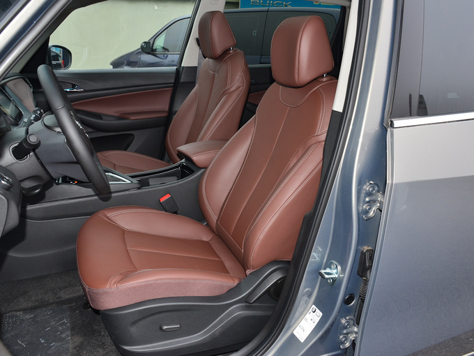 别克  18t 前排座椅