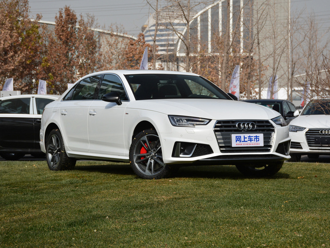 一汽奥迪  45 tfsi quattro 运动型 右前正45度