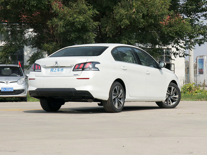 东风标致  360thp 右后正45度