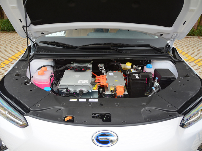 广汽丰田   发动机舱