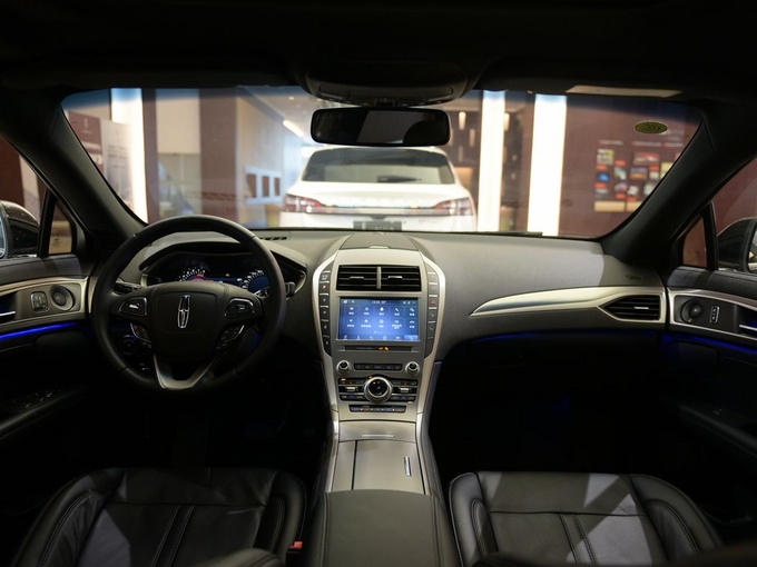 林肯(进口)  2.0t mono限量尊耀版 mono 大中控全景