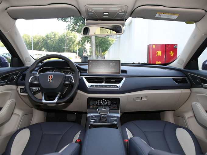 一汽红旗  1.8t 大中控全景