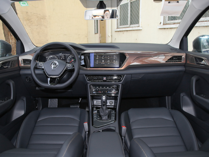 上汽大众  280tsi 大中控全景