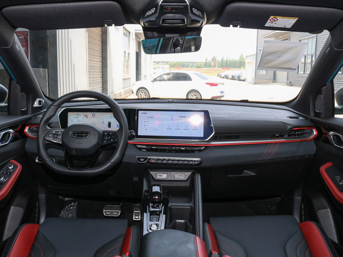 吉利汽车  缤越cool 1.5td dct 大中控全景