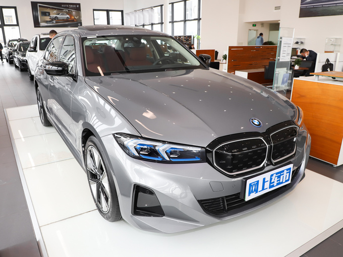 华晨宝马  edrive 40 l 曜夜运动套装