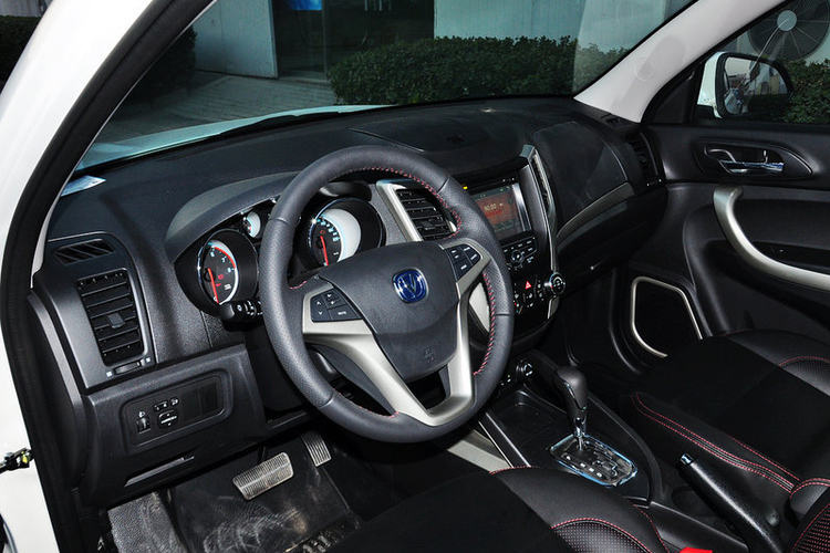 【长安cs35图片】长安cs35图片_长安cs35汽车高清大图-新蓝网-汽车